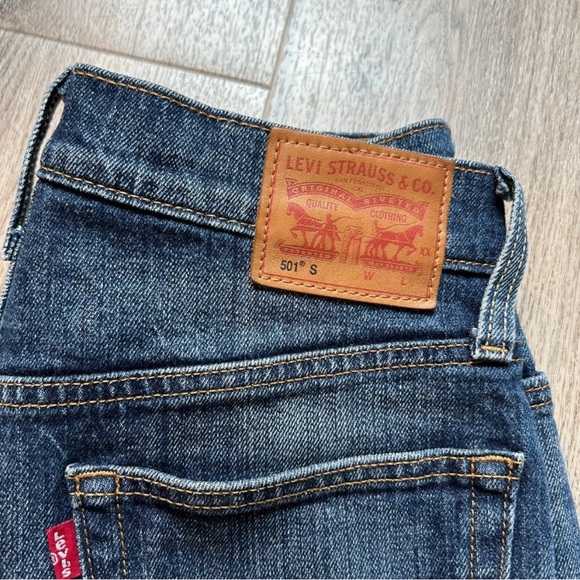 Levi's Dark Wash 501 Jeans Raw Hem Size 27 - Picture 4 of 8